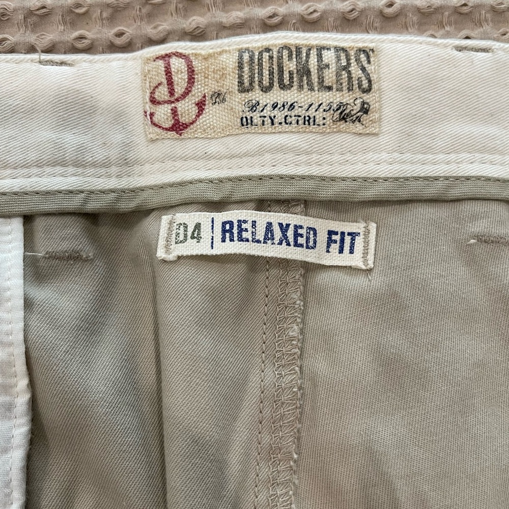 Dockers Khaki Shorts - Picture 4 of 6
